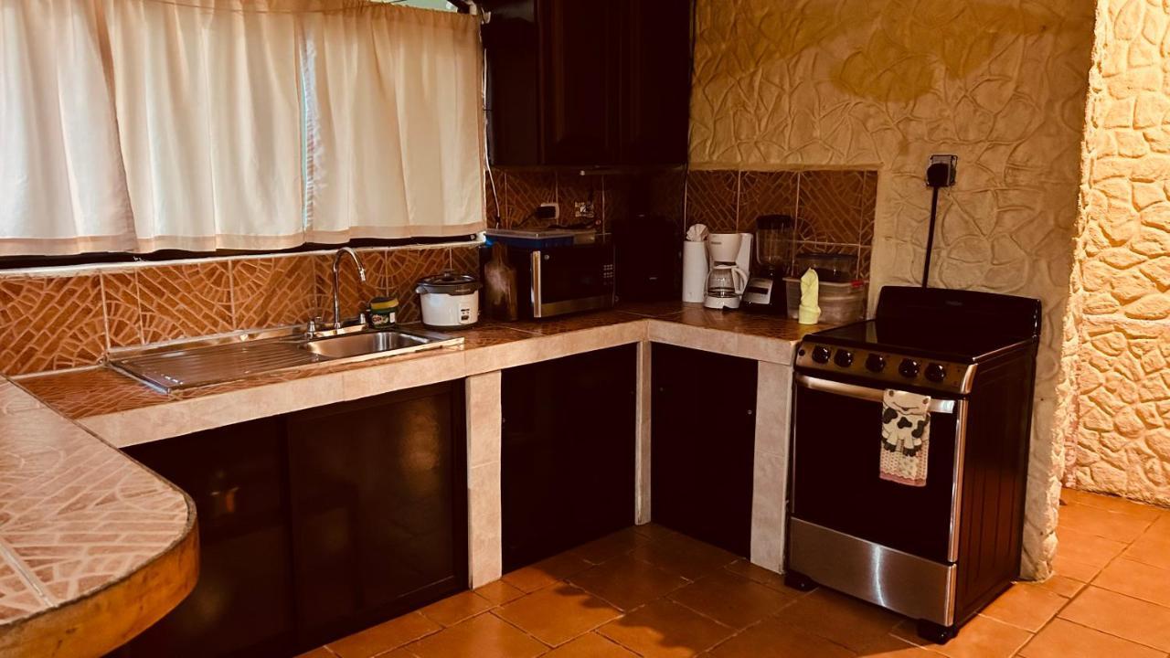 Casa Encantada Offers You Two-Bedroom House, 1 Tiny Apartment & 3 Double Rooms Manuel Antonio Dış mekan fotoğraf